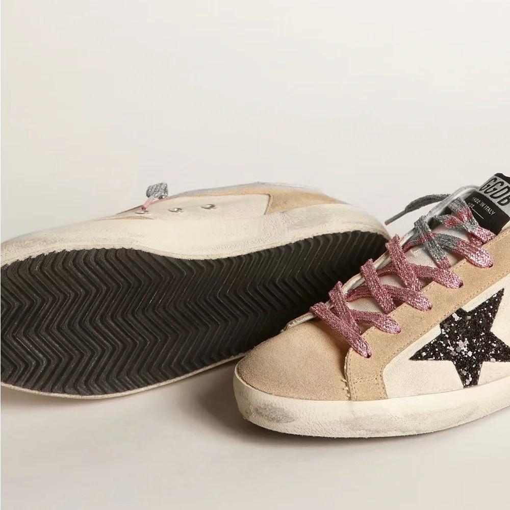 (SOLD) Golden Goose Sneakers - Picture 3 of 16